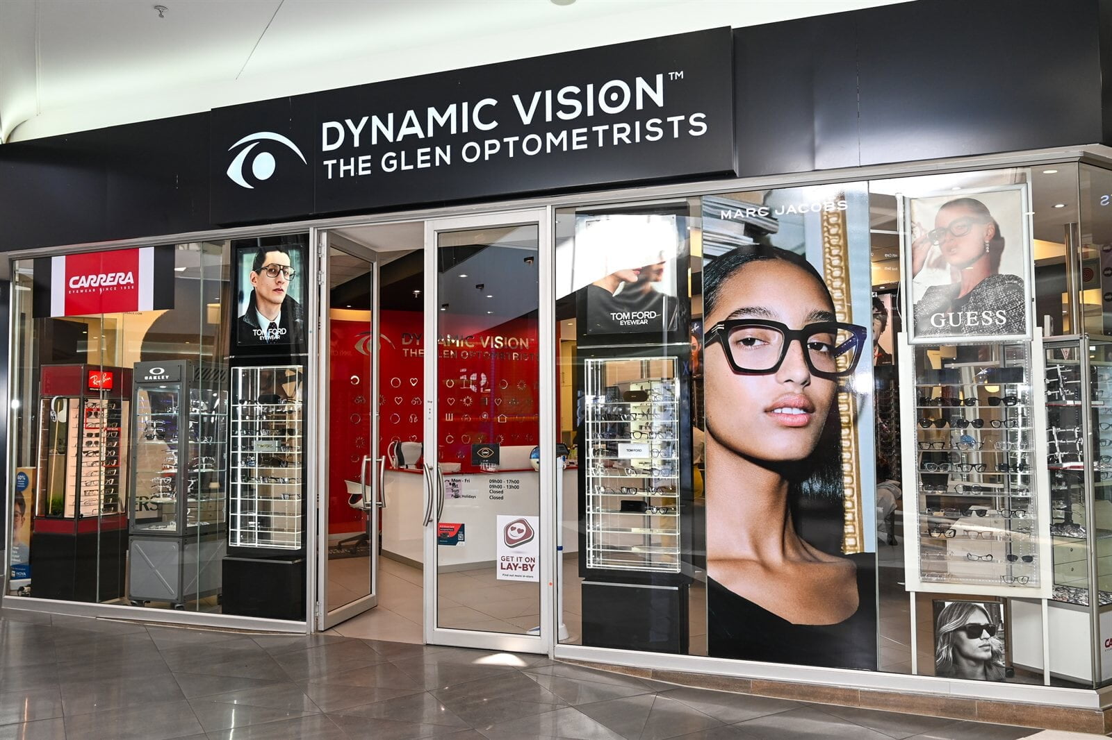 Dynamic Visions front of store at The Glen Optometrists in Glenvista